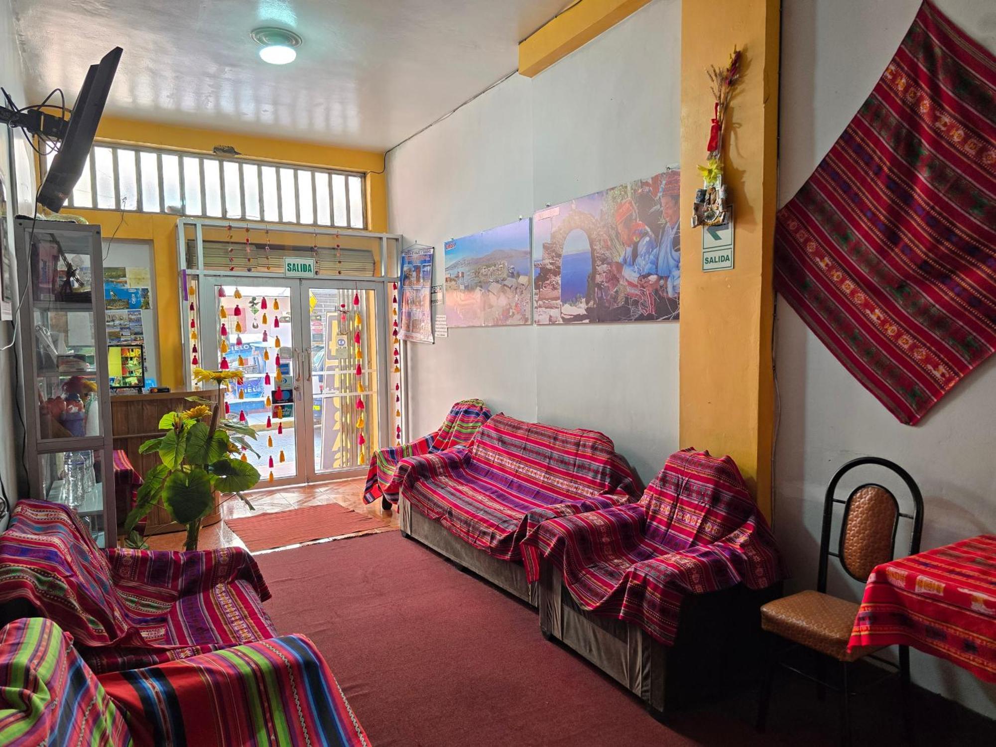 Hostal Acuarius Puno Eksteriør billede