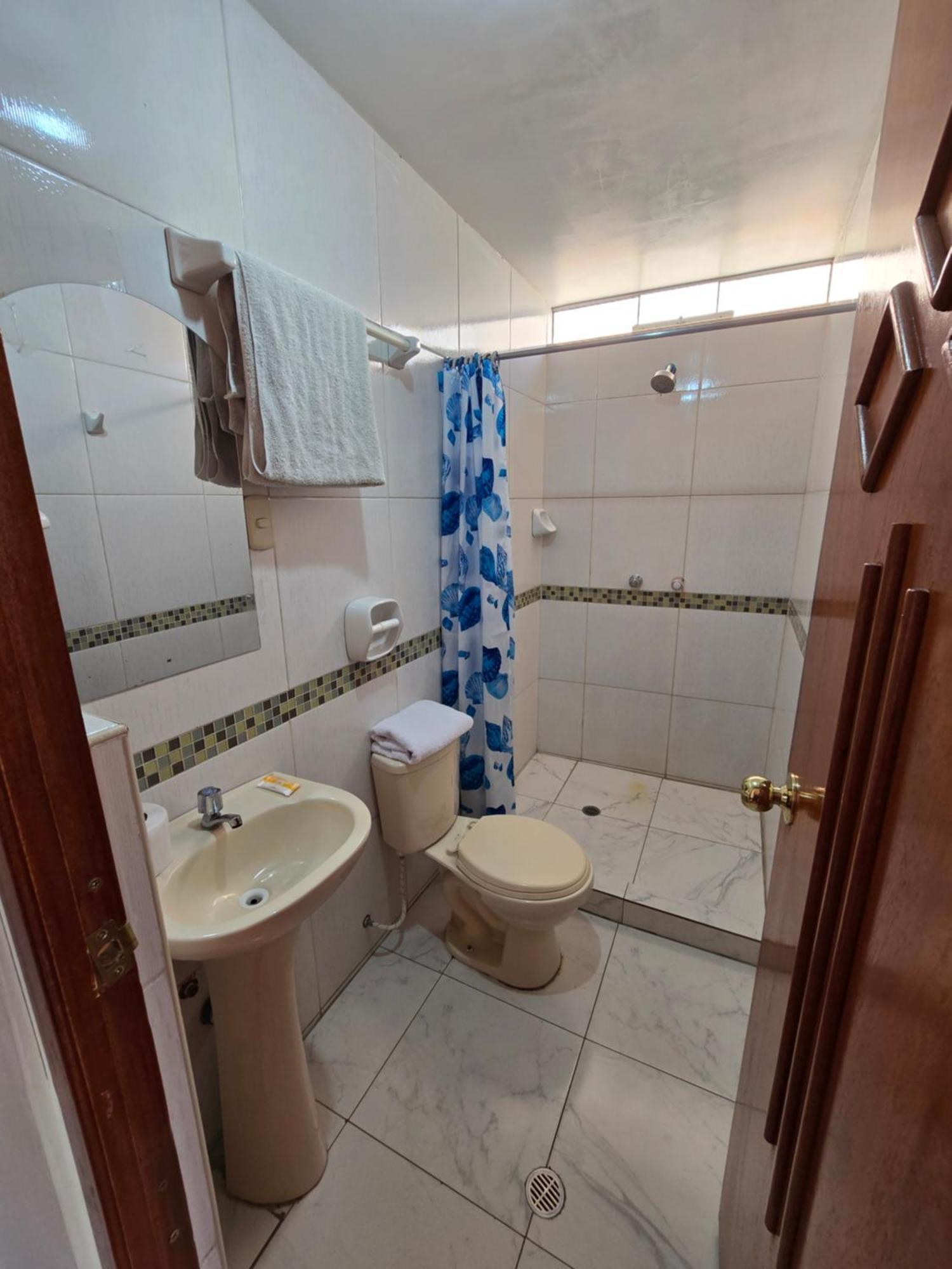 Hostal Acuarius Puno Eksteriør billede