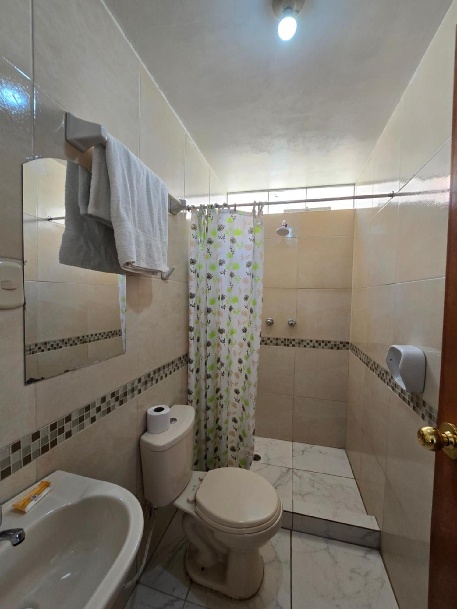 Hostal Acuarius Puno Eksteriør billede