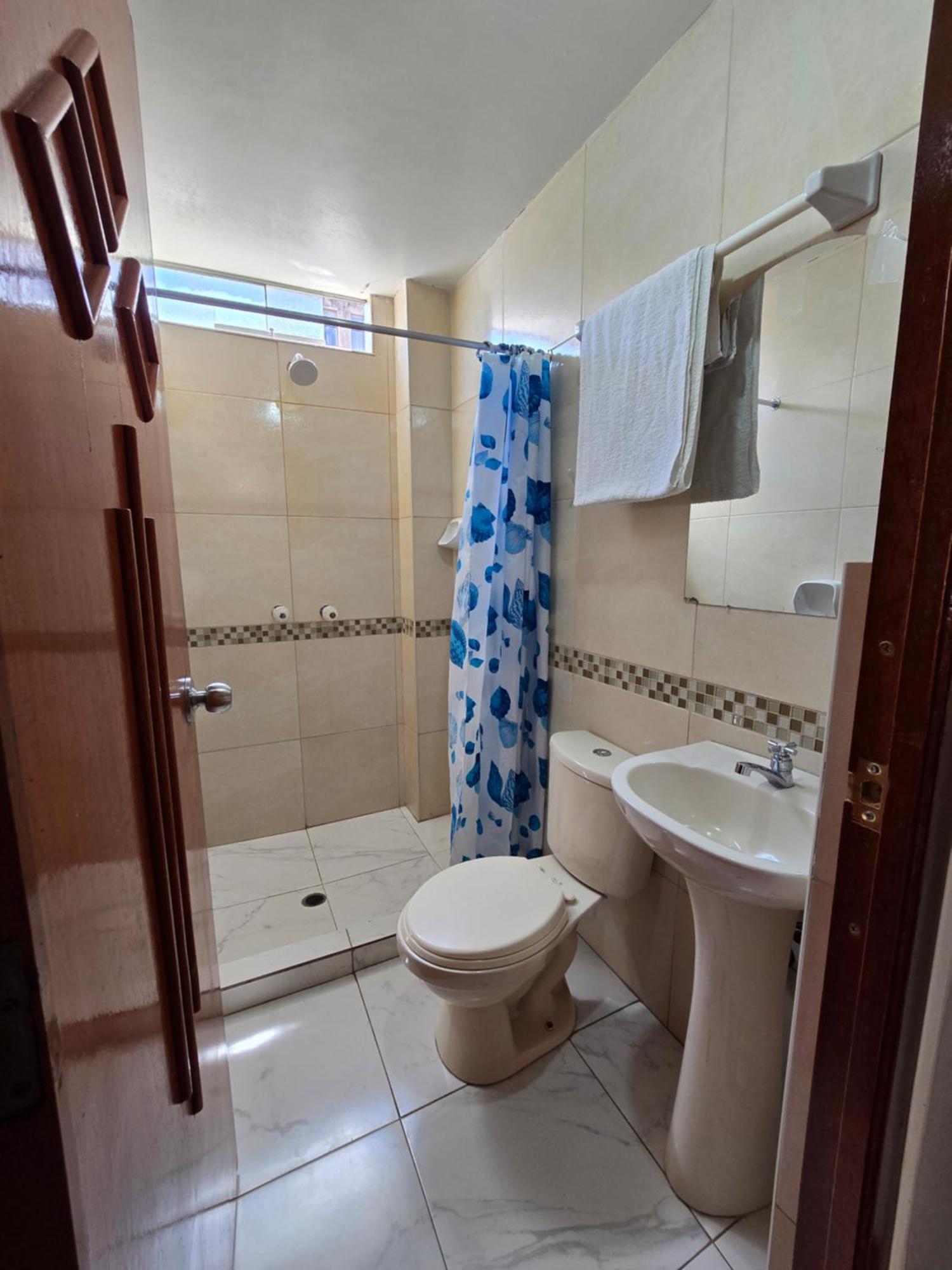Hostal Acuarius Puno Eksteriør billede