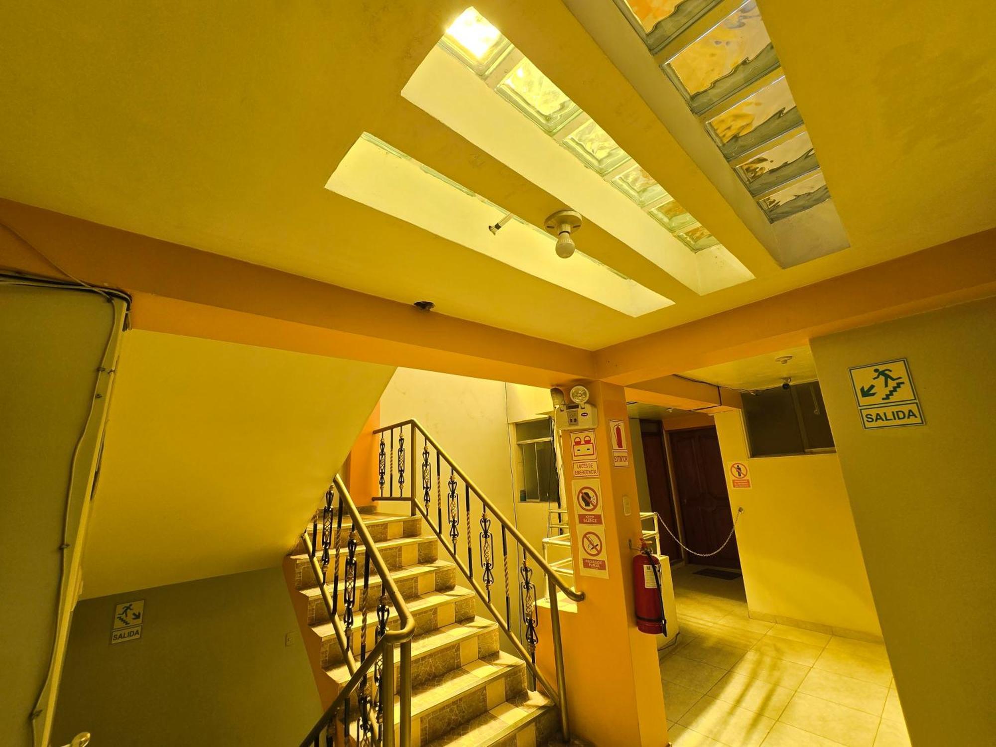 Hostal Acuarius Puno Eksteriør billede
